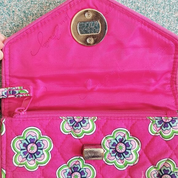 Vera Bradley Your Turn Pink Swirls Quilted Turn Lock Wristlet Wallet - Picture 14 of 16